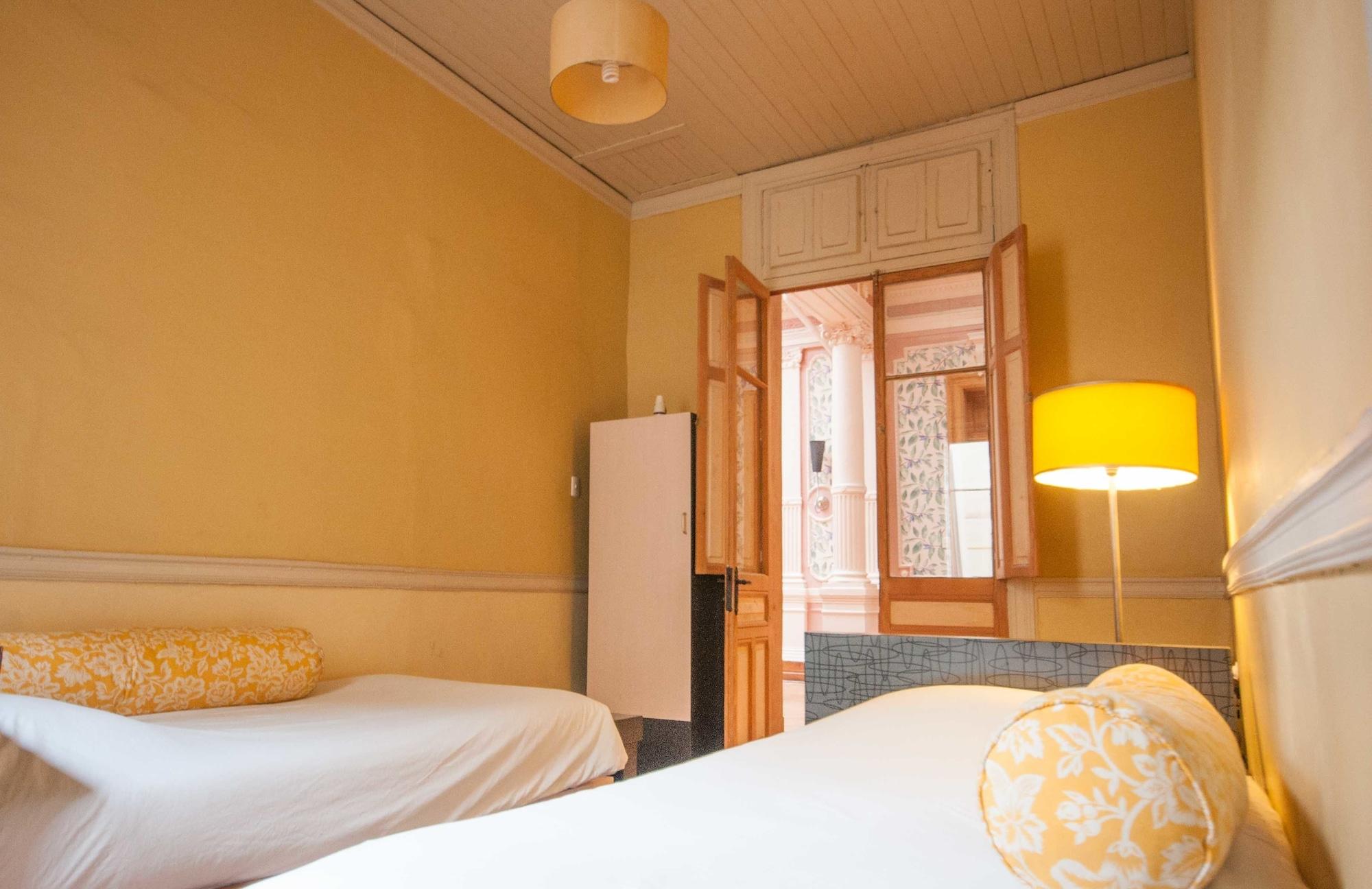 Happy House Hostel Santiago Ngoại thất bức ảnh